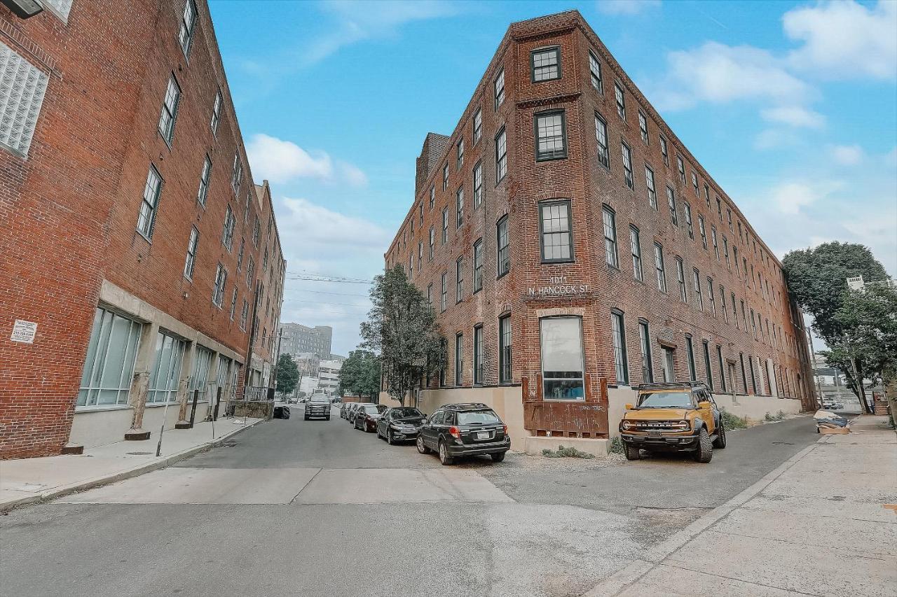 Frontdesk I Carriage Wheel Lofts Apts Philadelphia Apartamento Exterior foto